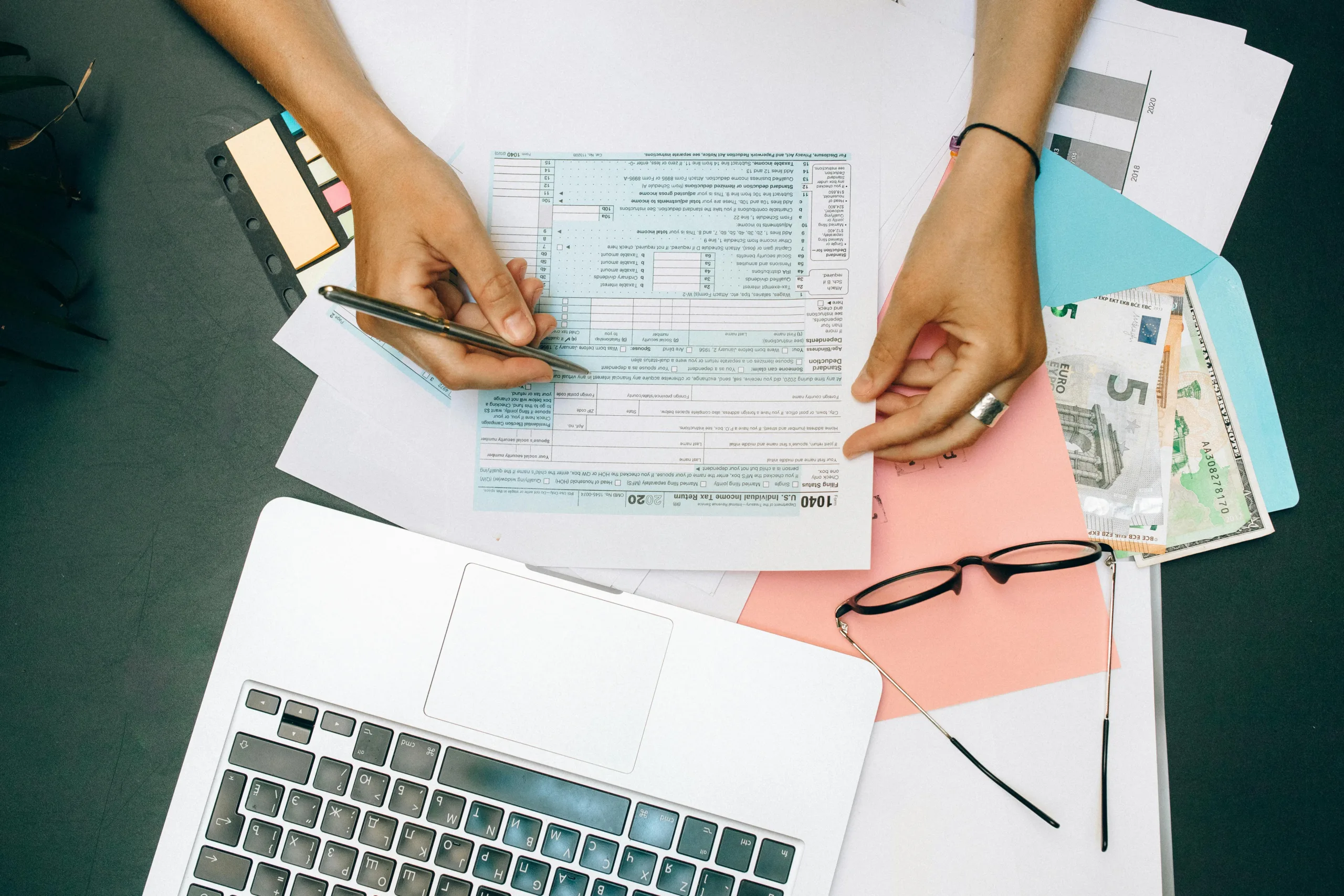 Cẩm Nang Thuế, Phí Mua Bán Bất Động Sản 2025 cho cả bên mua và bên bán