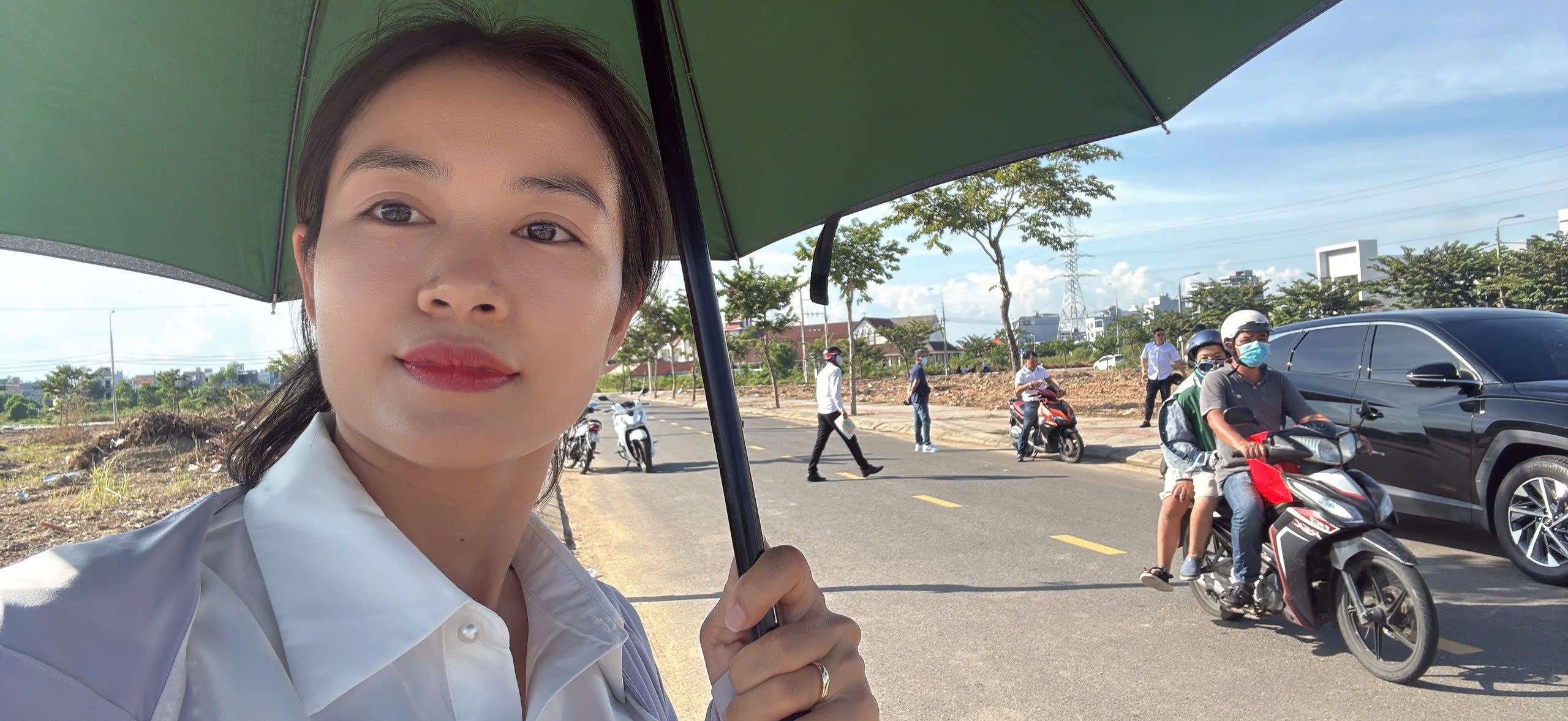 Đoàn Kim Nga đã có mặt tại Đầm Sen nam Hòa Xuân để kiểm tra dự án trước cho quý nhà đầu tư